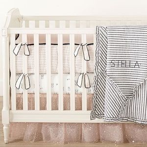 Pottery Barn Kids Emily & Merritt Dot Bumper